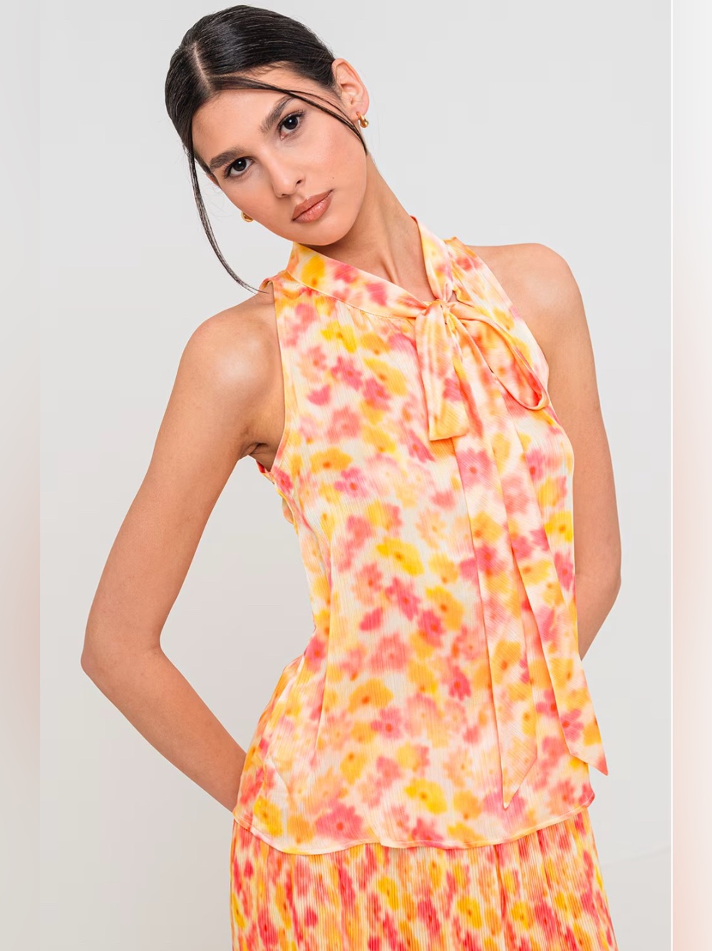 HUGO Floral Tie-Neck Sleeveless Top – Size 6 NWT